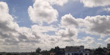 Cielo soleado, temperaturas calurosas y aguaceros esta tarde, según Onamet
