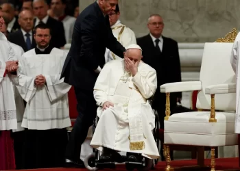 El papa Francisco denunció el “cáncer de la corrupción” en la misa de la Vigilia Pascual