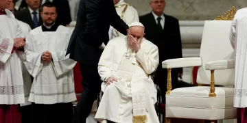 El papa Francisco denunció el “cáncer de la corrupción” en la misa de la Vigilia Pascual