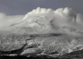 Colombia acelera evacuación de 2,500 familias por sismicidad de volcán
