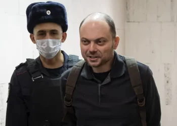 Opositor ruso es condenado a 25 años de prisión