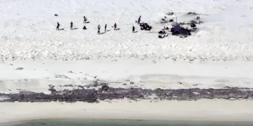 Ciclón deja ocho pescadores muertos y rescata 11 en Australia