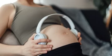 Escuchar música en gestación beneficia el lenguaje futuro del bebé