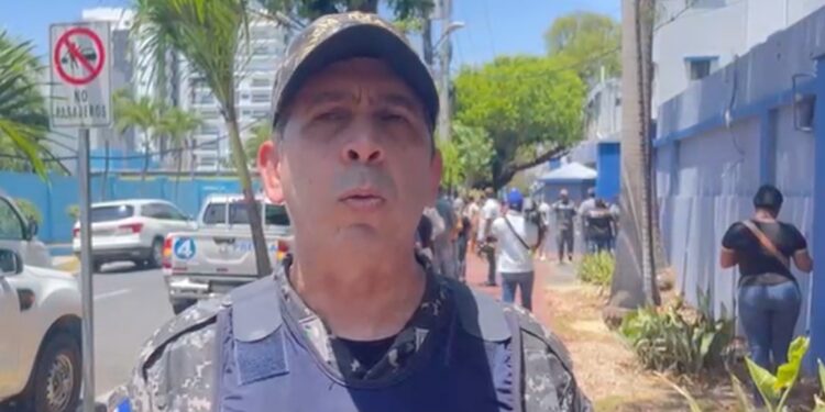 Dos agentes heridos tras explosión departamento de armas PN