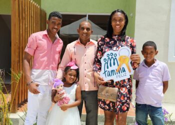 Abinader entrega 208 apartamentos a través proyecto Viviendas Familia  Feliz