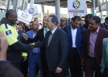 Leonel llega a New York para participar en actividades políticas