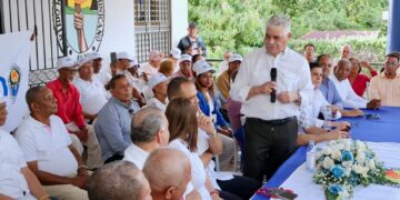 Miguel Vargas: “El gobierno plantea una situación de bonanza que no existe”