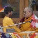 El Dalai Lama se disculpó por besar en la boca a un niño y pedirle que le “chupara la lengua”