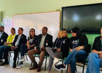 SNS ofrece asistencia salud mental a familiares, estudiantes y docentes afectados por accidente en Sánchez