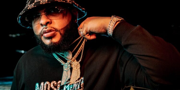 Trapero Martín Lora celebra éxito de “Viral”