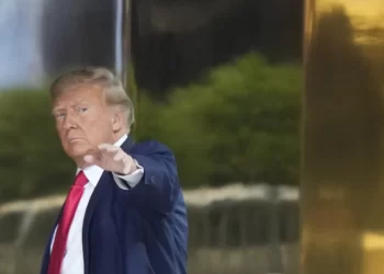 Trump hablará desde los pasillos de la corte pero podría verse impedido de mencionar el caso