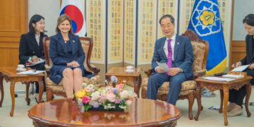 Vicepresidenta dominicana y primer ministro coreano hablan de un TLC entre ambos países