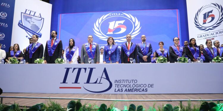 Vicepresidenta Raquel Peña encabeza graduación ordinaria de 321 profesionales de tecnología del ITLA