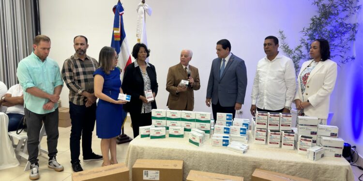 MISPAS entrega en Santiago medicamentos para pacientes diabéticos y con cáncer