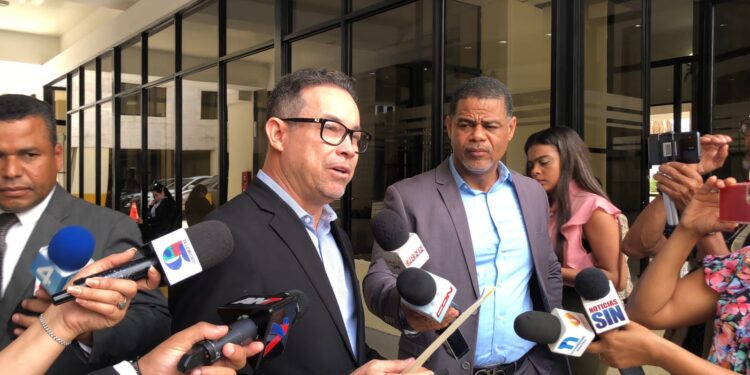 Proponen elevar de uno a dos años vigencia de las licencias de armas de fuego