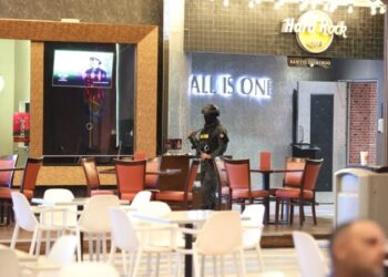 Allanan Hard Rock Café y una finca en Monte Plata