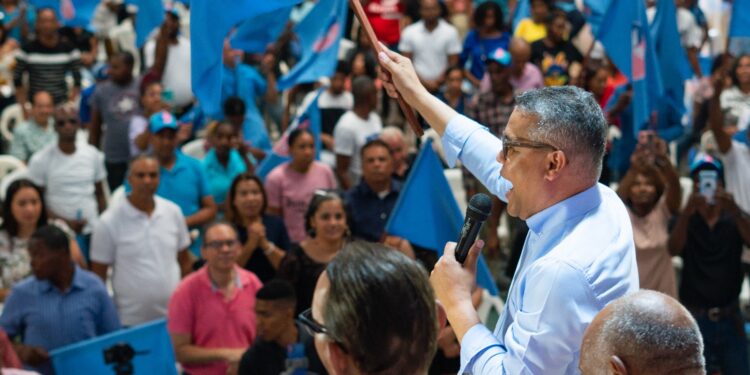 Carlos Peña pide a Luis Abinader bajar precios de alimentos