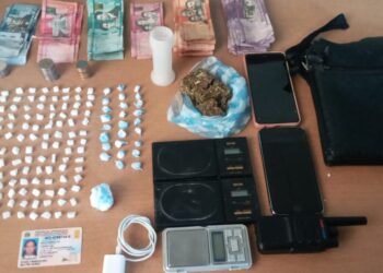 PN desmantela varios puntos de sustancias controladas; apresa a seis hombres y ocupa más de 330 porciones