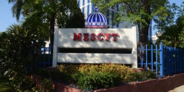 MESCYT trabaja para agilizar entrega exequátur