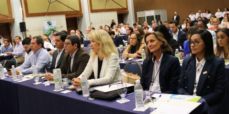 CLAC inaugura Foros de Banano y Cacao Fairtrade en República Dominicana