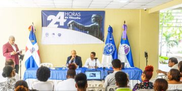 Escuela de Filosofía de la UASD debate la creación de bebes de padres masculinos y su impacto en la ciencia tradicional y moderna