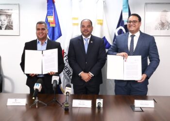 Superintendencia de Electricidad y el INPOSDOM firman acuerdo para envíos decisiones de reclamaciones