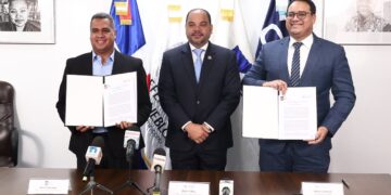 Superintendencia de Electricidad y el INPOSDOM firman acuerdo para envíos decisiones de reclamaciones