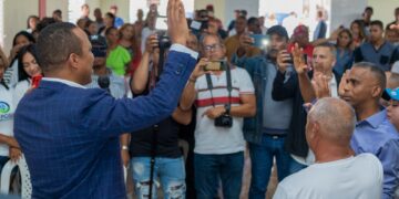 País Posible juramenta decenas de perredeistas en Bonao, entre ellos el regidor Joel Melo