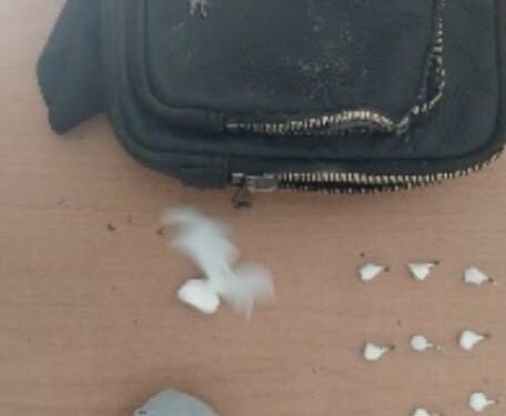 Policía apresa hombre por posesión de sustancias narcóticas