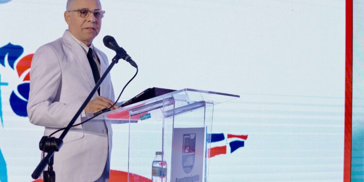 Gestión de Manuel Jiménez redujo 10% la deuda, aumentó 168% recaudaciones y quintuplicó flotilla de vehículos