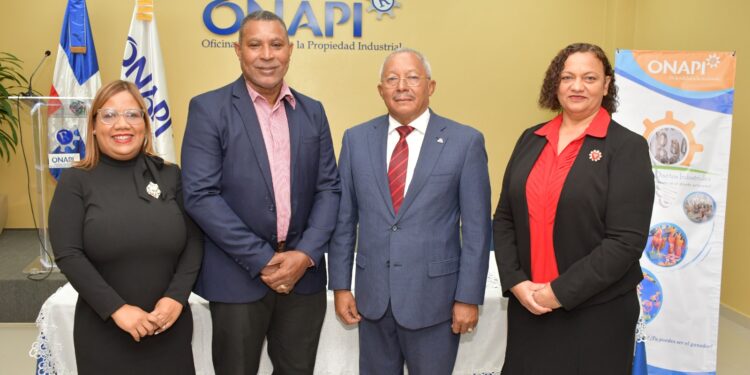 ONAPI lanza Concurso Diseños Industriales para la artesanía en madera