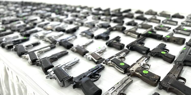 Recuperan de las calles 11,291 armas de fuego