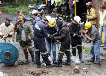 Siete mineros atrapados tras una explosión en una mina en Colombia