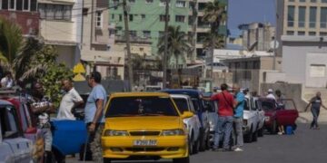 Crisis de combustible fuerza a cambiar fiesta del 1 de mayo en Cuba