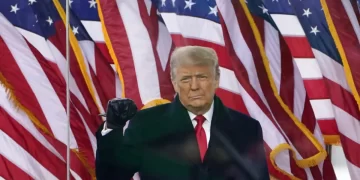 Trump hablará mañana martes después de su lectura de cargos