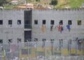 Hallan seis presos colgados en una cárcel de Ecuador