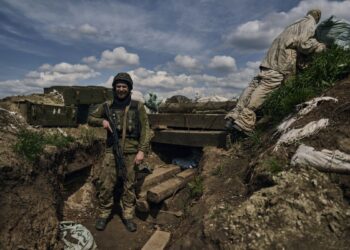 1 muerto, 10 heridos cuando fuerzas rusas atacan museo ucraniano