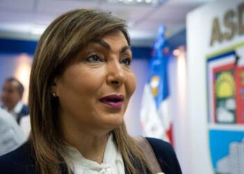 Geanilda Vázquez recomienda a oposición revisarse, tras resultados Gallup