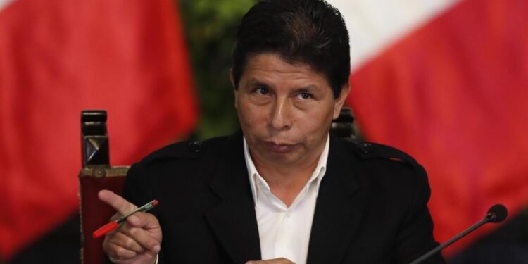 Sancionan al expresidente de Perú por usar Twitter desde prisión
