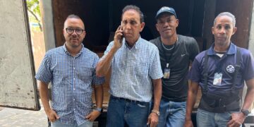 Fundación Cruz Jiminián entrega medicamentos y equipos a hospitales