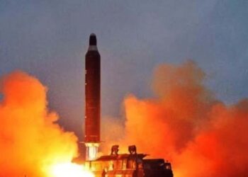 El régimen de Kim Jong-un lanzó un nuevo modelo de misil balístico de largo alcance