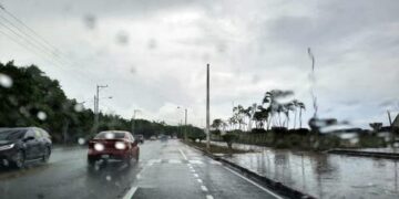 Nubes dispersas en horas matutinas , al final de la tarde y la noche chubascos en algunas localidades