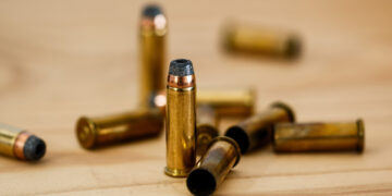 Un hombre en PR es herido de bala 17 veces en sus piernas