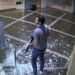 La Policía de Louisville publicó los videos del ataque en el banco que dejó cinco muertos