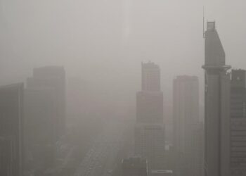 Una tormenta de arena afecta a más de 400 millones de personas en China