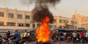 Irán ejecuta a 3 hombres por violencia en las protestas del año pasado