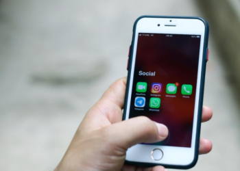 Advierten sobre los riesgos en la salud mental de los adolescentes que usan redes sociales