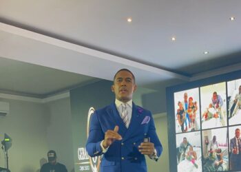 Realizan el primer conversatorio de cirugía plástica con más de 500 pacientes operadas