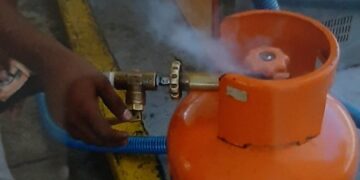 GLP reduce 2 pesos; gasolinas se mantienen