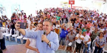 Neney Cabrera sorprende a miles de mujeres del Distrito Nacional por Día de las Madres